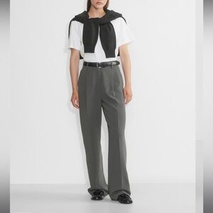 Aritzia Effortlesss Pant Coal Grey NWT — Size 2, Regular